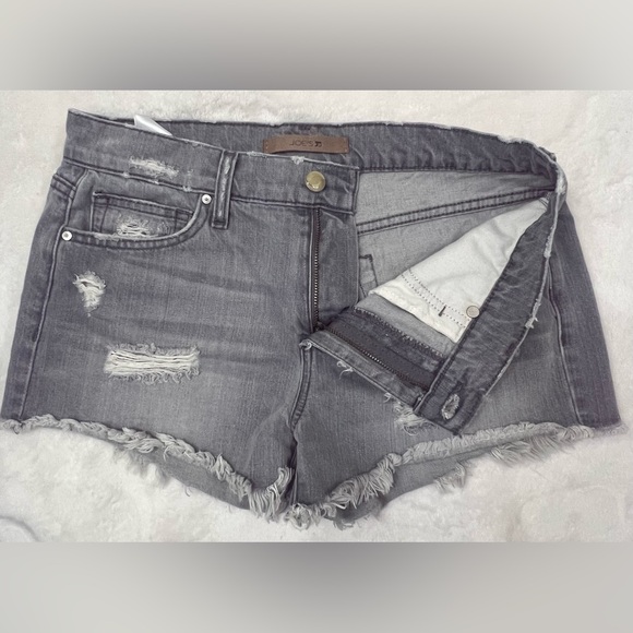 Joe’s Jeans Gabriella Cut Off Short Grey Distressed Size 27 - Picture 4 of 6
